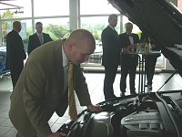 Übergabe Spendenfahrzeug durch das Autohaus Fritze Sondershausen Bild: Übergabe Spendenfahrzeug durch das Autohaus Fritze Sondershausen