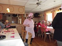 Bild: WB 4 lie&szlig; im Fasching die Sau raus