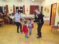Frauentagsfeier mit Gästen Bild: Frauentagsfeier mit Gästen