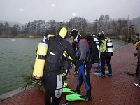 Weihnachtstauchen im Bebraer Teich Bild: Weihnachtstauchen im Bebraer Teich
