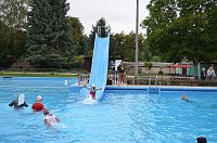 Bild: Abbaden im Greu&szlig;ner Freibad