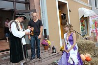 Hausmänner laden zum Bauernmarkt ein Bild: Hausmänner laden zum Bauernmarkt ein