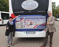Bild: Werbebus pr&auml;sentiert