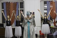 Die Eleven des Tanzstudios Radeva üben die "Schneekönigin" ein Bild: Die Eleven des Tanzstudios Radeva üben die "Schneekönigin" ein