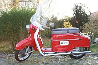 Motorroller aus sozialistischen Staaten rollten auch in der DDR Bild: Motorroller aus sozialistischen Staaten rollten auch in der DDR