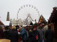 Bild: Gebrannte Mandeln, Gl&uuml;hwein und Riesenrad