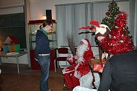 Bild: Weihnachtsmann kam mit Rentier