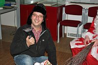 Bild: Weihnachtsmann kam mit Rentier