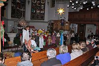 Bild: Krippenspiel und Weihnachtsmarkt