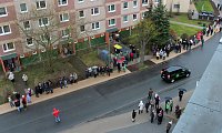Last uns warm und trocken bleiben - Stürmisches Turmblasen Bild: Last uns warm und trocken bleiben - Stürmisches Turmblasen
