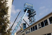 Bild: Neue Seilfahrtsbr&uuml;cke wird montiert
