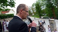 Fliederbaum an neuem Ort gepflanzt Bild: Fliederbaum an neuem Ort gepflanzt