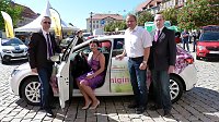 Auto für die Fliederkönigin Bild: Auto für die Fliederkönigin