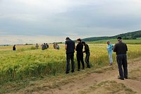 Landwirte auf Flurfahrt Bild: Landwirte auf Flurfahrt