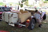 Bild: Oldtimer im Schlosspark