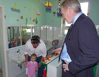 Besuch im Knirpsenland Bild: Besuch im Knirpsenland