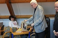 Bild: 1. Sondersh&auml;user Schach open er&ouml;ffnet