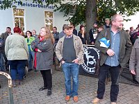 Demonstration und Gegendemonstration (2) Bild: Demonstration und Gegendemonstration (2)