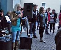 Demonstration und Gegendemonstration (2) Bild: Demonstration und Gegendemonstration (2)