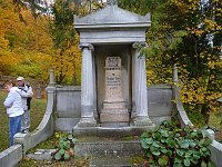 Bild: Rundgang auf J&uuml;dischem Friedhof