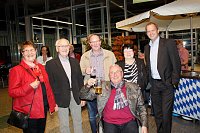 Bild: Gewichtiger Gast zum Oktoberfest im Autohaus Peter