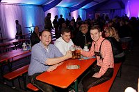 Bild: Gewichtiger Gast zum Oktoberfest im Autohaus Peter