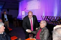 Bild: Gewichtiger Gast zum Oktoberfest im Autohaus Peter