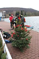 Weihnachtstauchen am Bebraer Teich Bild: Weihnachtstauchen am Bebraer Teich