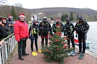 Weihnachtstauchen am Bebraer Teich Bild: Weihnachtstauchen am Bebraer Teich