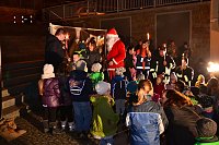 Bild: Den Sack f&uuml;r das Kinderhaus "Sonnenschein" musste die Chefin, Ute Kr&auml;mer, selbst abholen. Der war einfach zu gro&szlig; f&uuml;r die Einrichtung, in die weit mehr als 100 M&auml;dchen und Jungen gehen.