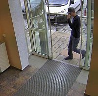 Bild: Wer kennt diesen Mann? - Polizei sucht Betr&uuml;ger in Artern