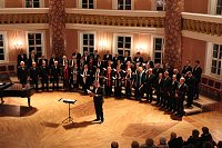 Bild: Stimmgewaltiges Weihnachtskonzert im Achteckhaus