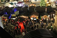 Bild: Gut besuchter Weihnachtsmarkt