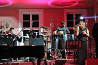 Bild: Mit tollem Swing in die Weihnachtszeit
