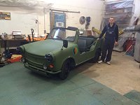 Bild: Florian Zimmermann mit seinem Trabant P 601 A