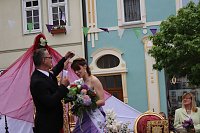 Bild: Fliederprinzessin in Amt eingef&uuml;hrt