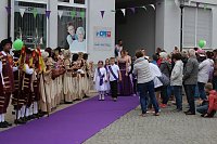 Bild: Fliederprinzessin in Amt eingef&uuml;hrt