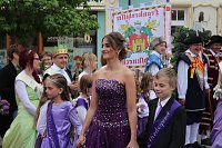 Bild: Fliederprinzessin in Amt eingef&uuml;hrt