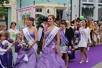 Bild: Fliederprinzessin in Amt eingef&uuml;hrt