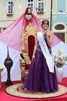 Bild: Fliederprinzessin in Amt eingef&uuml;hrt