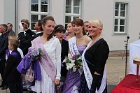 Bild: Fliederprinzessin in Amt eingef&uuml;hrt