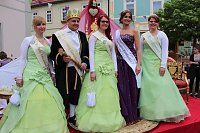 Bild: Fliederprinzessin in Amt eingef&uuml;hrt
