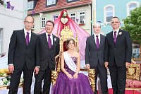 Bild: Fliederprinzessin in Amt eingef&uuml;hrt