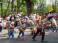 Kindervilla-Kinder begeisterten ihre Gäste zum Straßenfest Bild: Kindervilla-Kinder begeisterten ihre Gäste zum Straßenfest