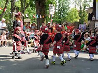 Kindervilla-Kinder begeisterten ihre Gäste zum Straßenfest Bild: Kindervilla-Kinder begeisterten ihre Gäste zum Straßenfest