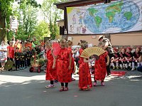 Kindervilla-Kinder begeisterten ihre Gäste zum Straßenfest Bild: Kindervilla-Kinder begeisterten ihre Gäste zum Straßenfest