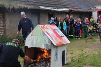 Bild: Hausbrand - Beifall geklatscht