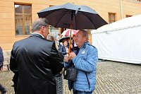 Nass vor der Premiere Bild: Nass vor der Premiere