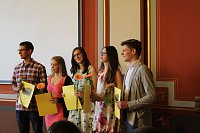 Feierlich Zeugnisse erhalten Bild: Feierlich Zeugnisse erhalten