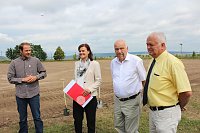 Spatenstich für den Sportplatz Bild: Spatenstich für den Sportplatz